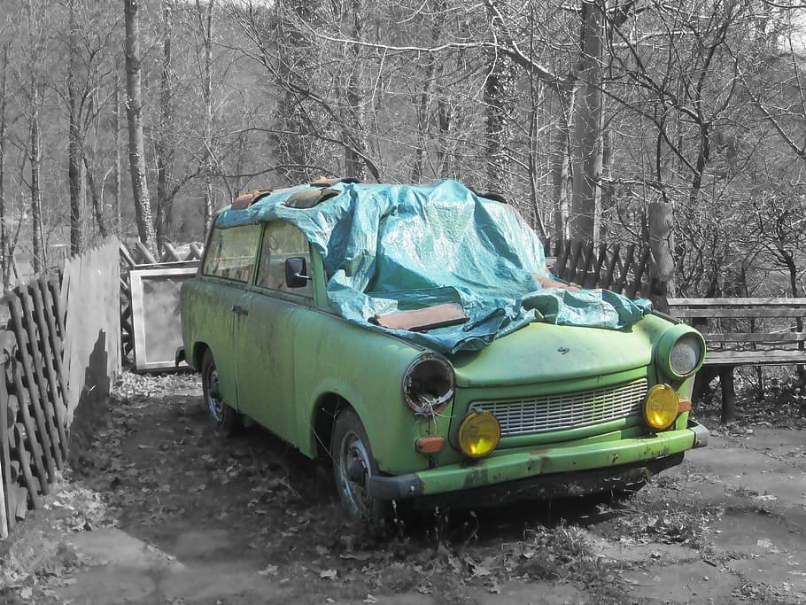 Auto, Wreck, Oldtimer, trabbi, car, bare tree, cold temperature HD wallpaper