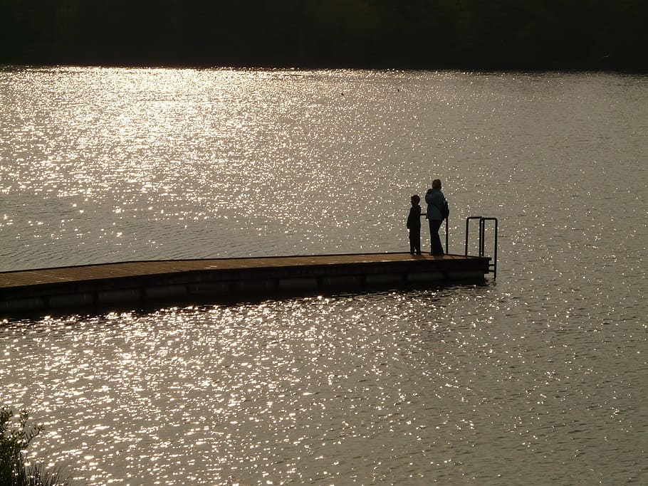 Web, Lake, Water, Back Light, Human, Boy, people, mother, grandma HD wallpaper