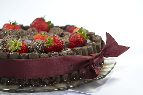 chocolate cake with strawberries, Cocoa, Party, brigadeiros HD wallpaper