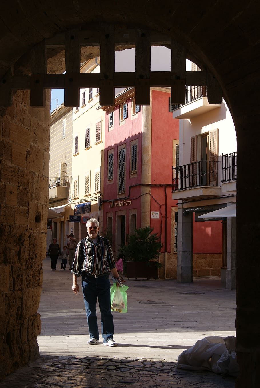 Man, Mallorca, Human, Tourist, Shopping, old town, goal, city HD wallpaper