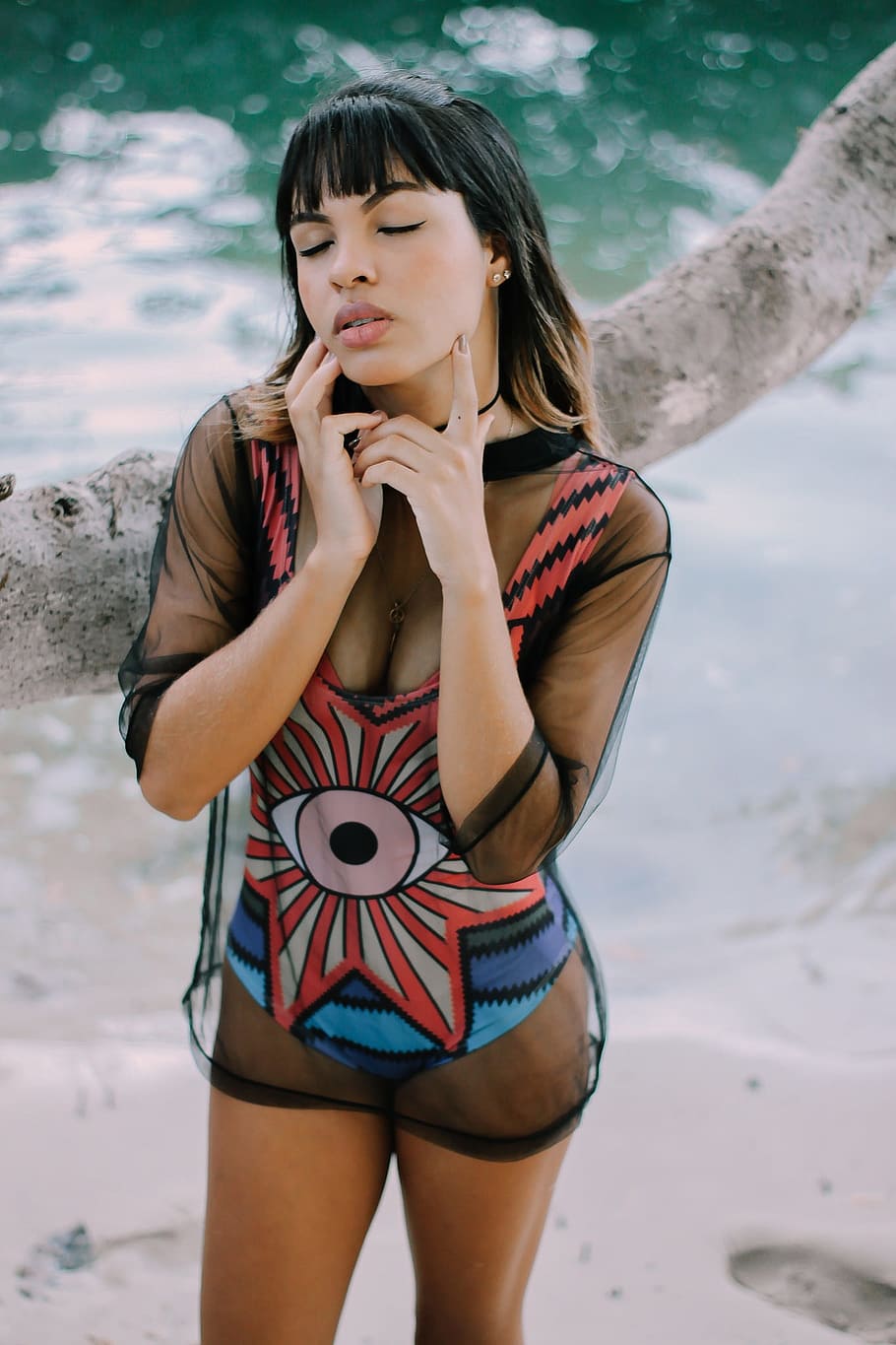 girl-portrait-beach-vintage.jpg