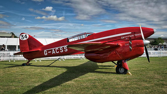 de Havilland DH.88 Comet, red G-ACSS plane on grass, aircraft HD wallpaper