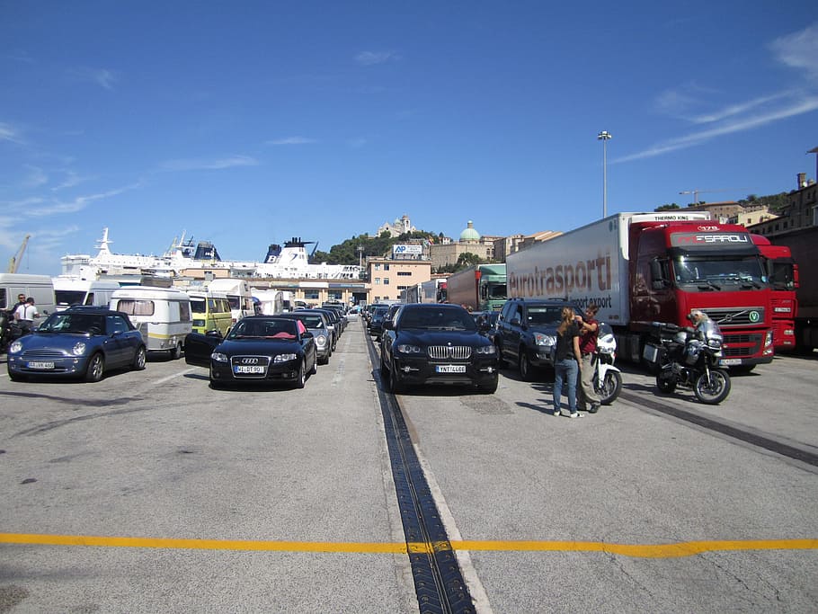 Port, Ferry, Autos, Italy, Ancona, wait, standing on, snake, HD wallpaper