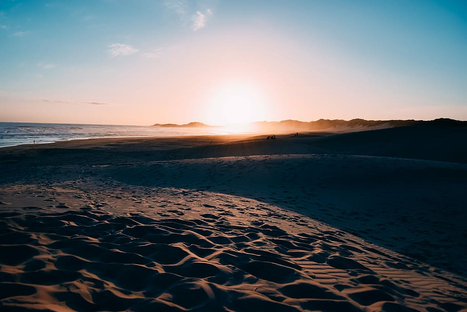 brown sand beach during sunset, silhouette of seashore, dune HD wallpaper