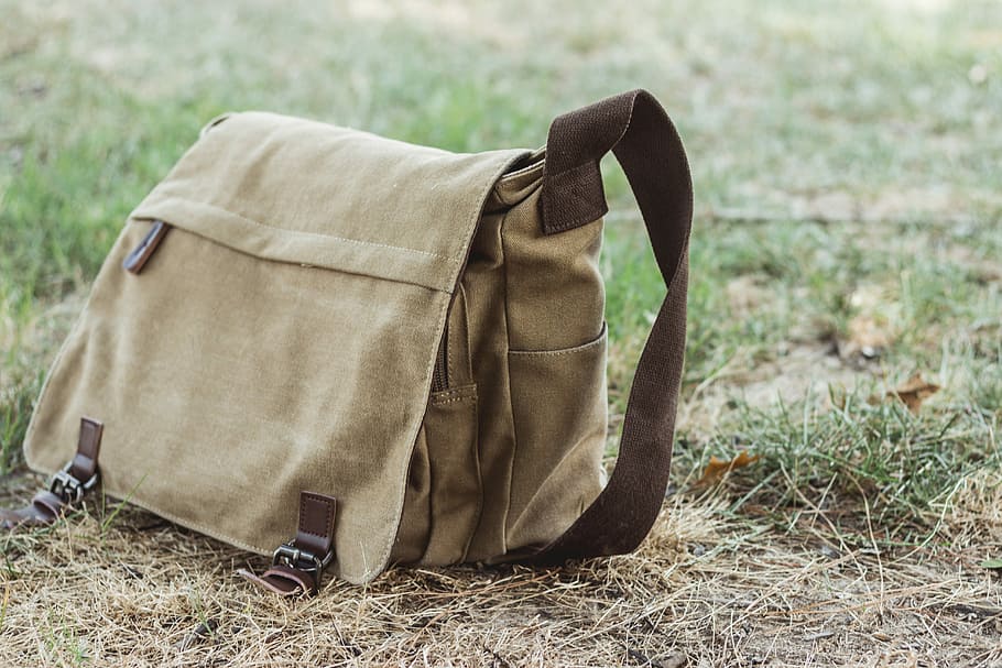 beige sling bag, gray sling bag, messenger bag, satchel, grass, HD wallpaper