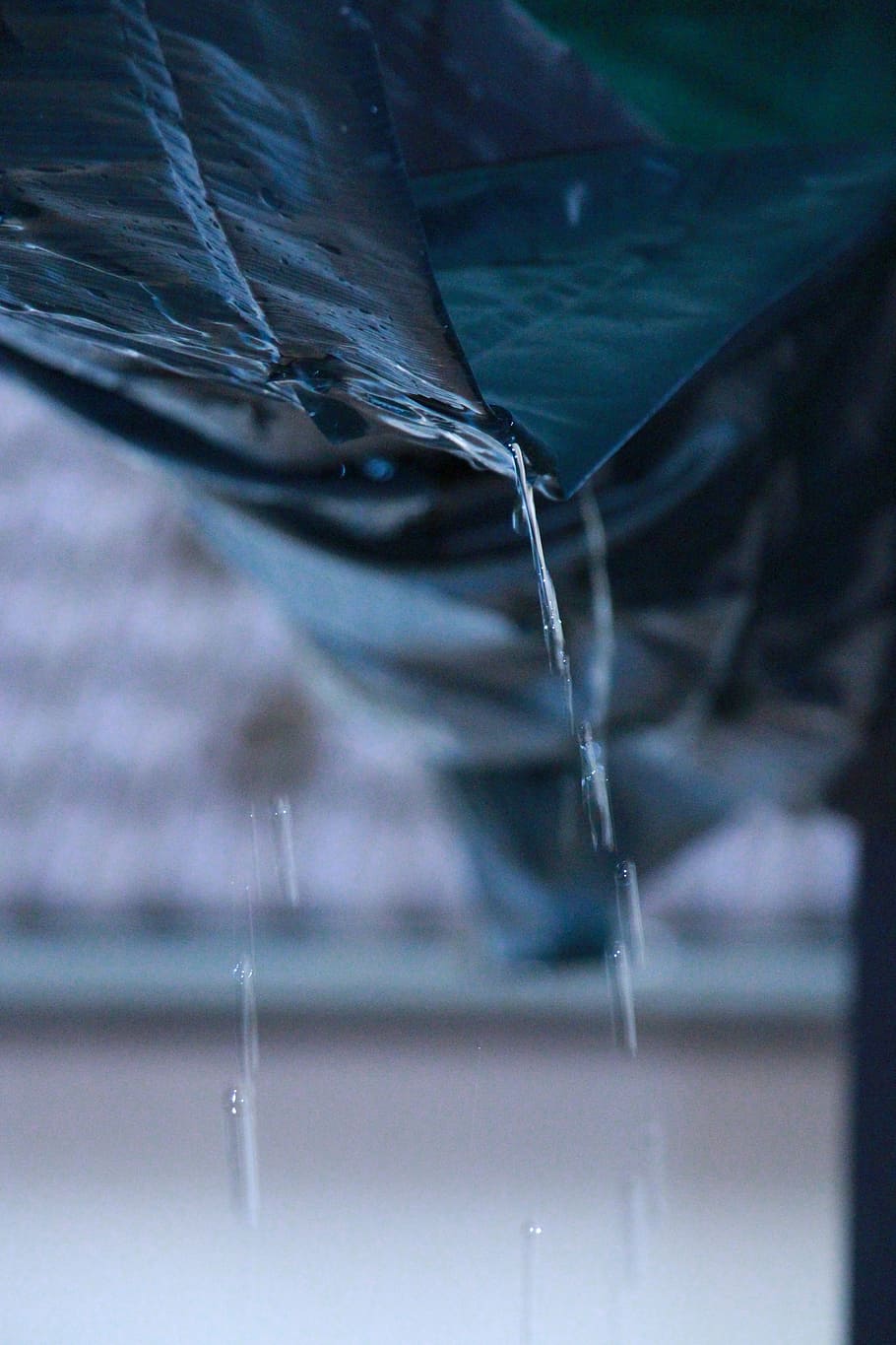 water, drops, rain, nature, focus on foreground, close-up, motion HD wallpaper