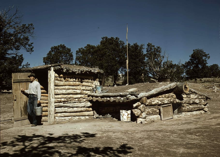 Shack in Pie Town, New Mexico, photos, log cabin, public domain