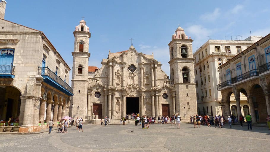 Large church and courtyard in Havana, Cuba, architecture, chapel