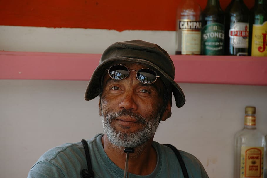 Bar, Owner, Man, Beard, Old, bar owner, black, elderly, one man only HD wallpaper