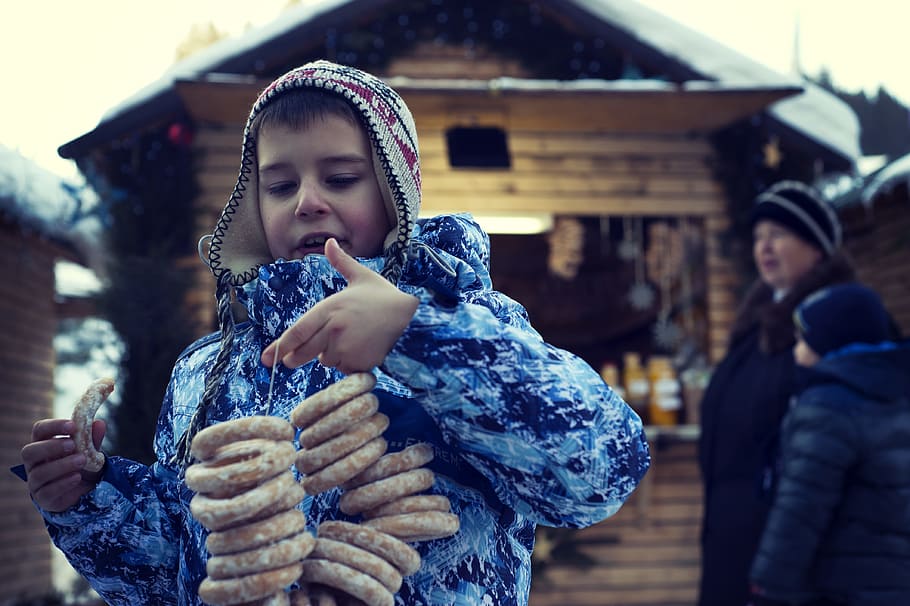 food, cold, snow, man, bagels, boy, child, face, happy, kid, person HD wallpaper