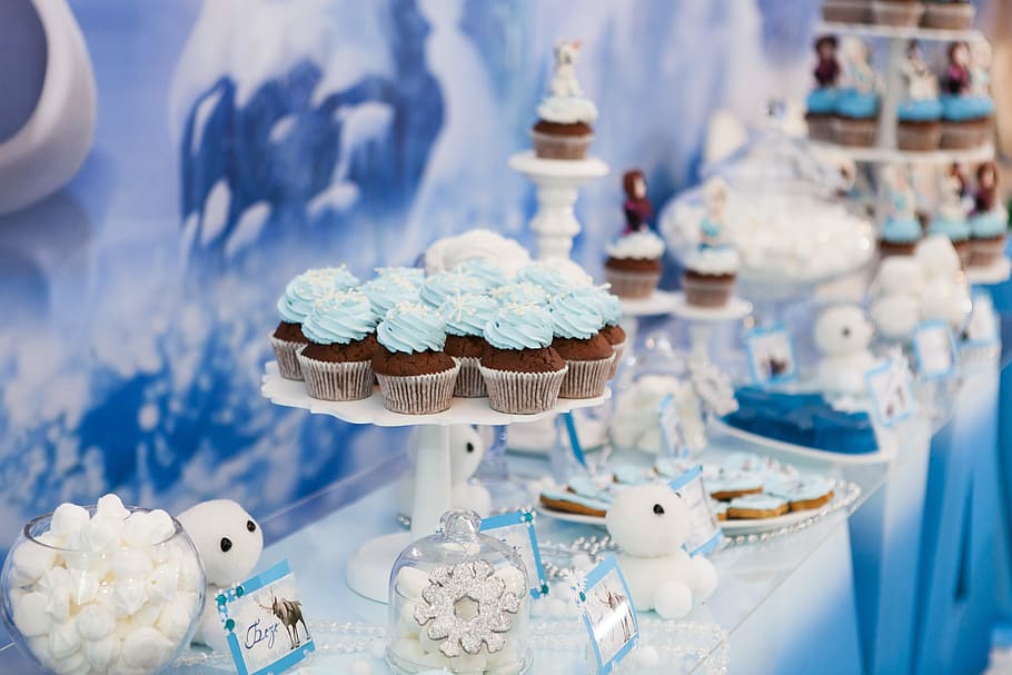 brown cupcakes with blue icing on top, Candy, Candy, Candy Bar HD wallpaper