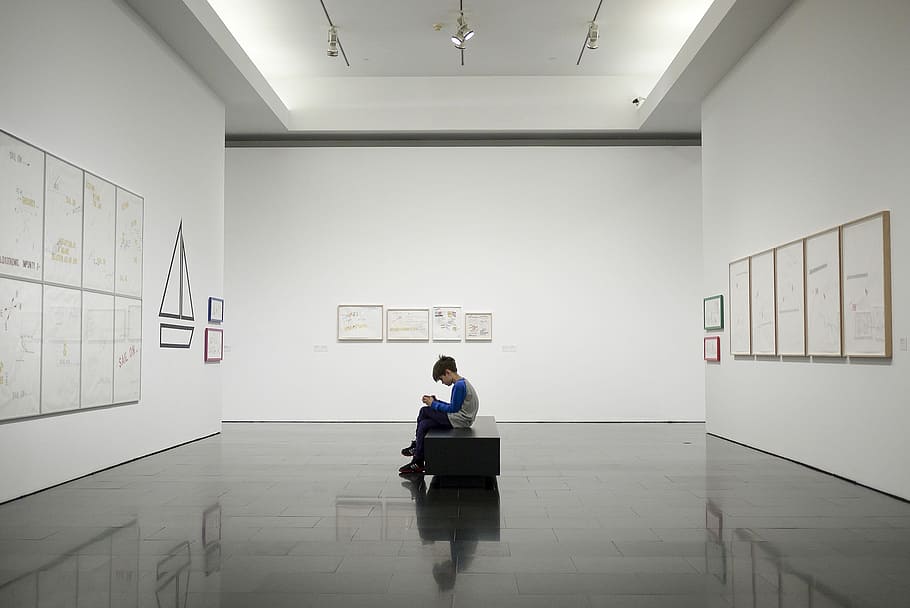 man sitting near museum painting, boy sitting on bench, room, HD wallpaper
