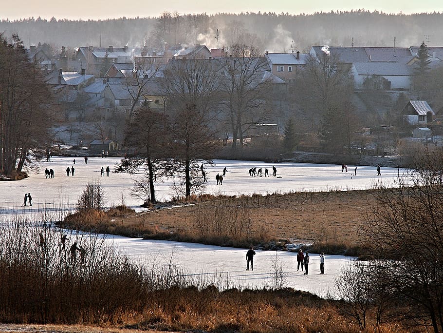 people skating on snow field, winter, pond, ice, hockey, skaters HD wallpaper