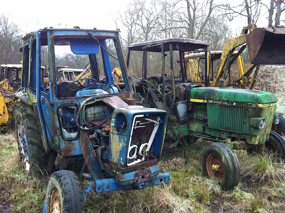 tractor, rust, graveyard, farm, junk yard, rural decay, rusty HD wallpaper