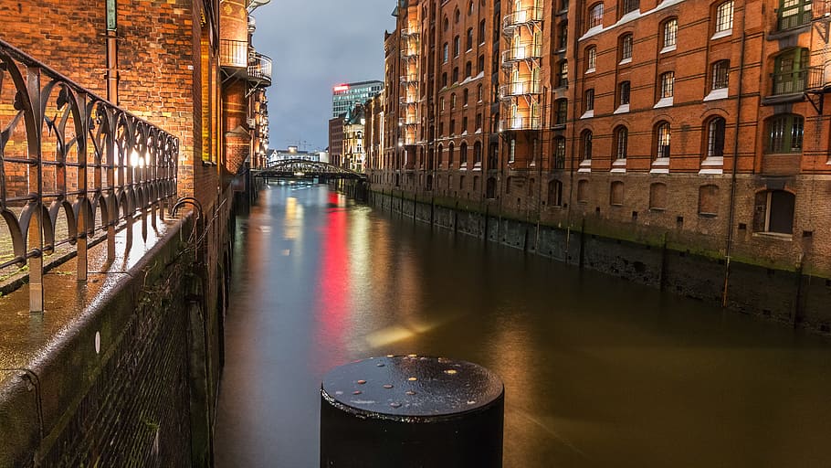 architecture, city, river, bridge, waters, reflection, speicherstadt HD wallpaper