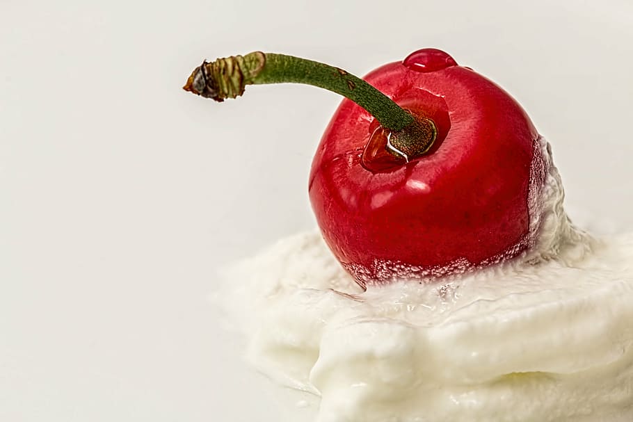 red cherry, cream, dessert, sweet, white, summer, dairy, whipped HD wallpaper