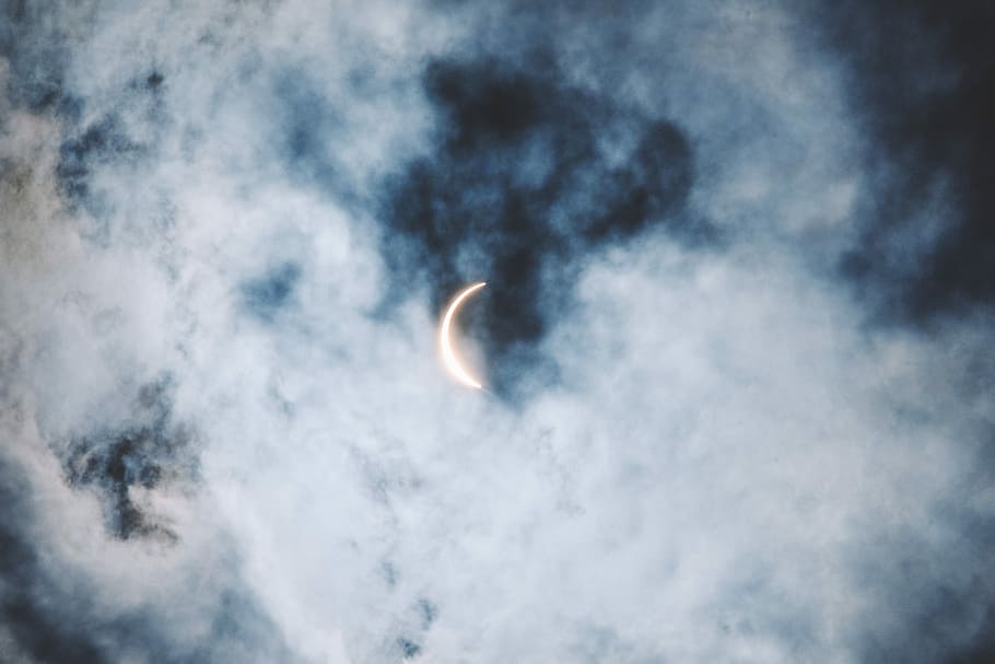 crescent moon under cumulus clouds, moon covered by clouds, sky HD wallpaper