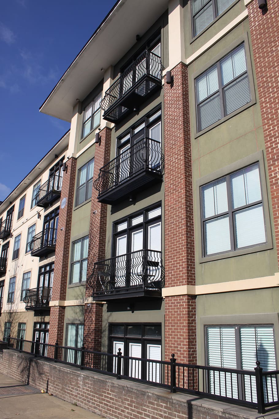 brown and white building at daytime, condo, apartment, complex HD wallpaper