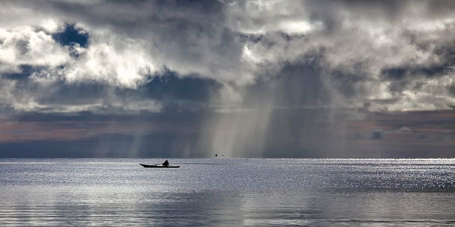 silhouette of body during daytime, sea, boat, cloud, tranquility HD wallpaper