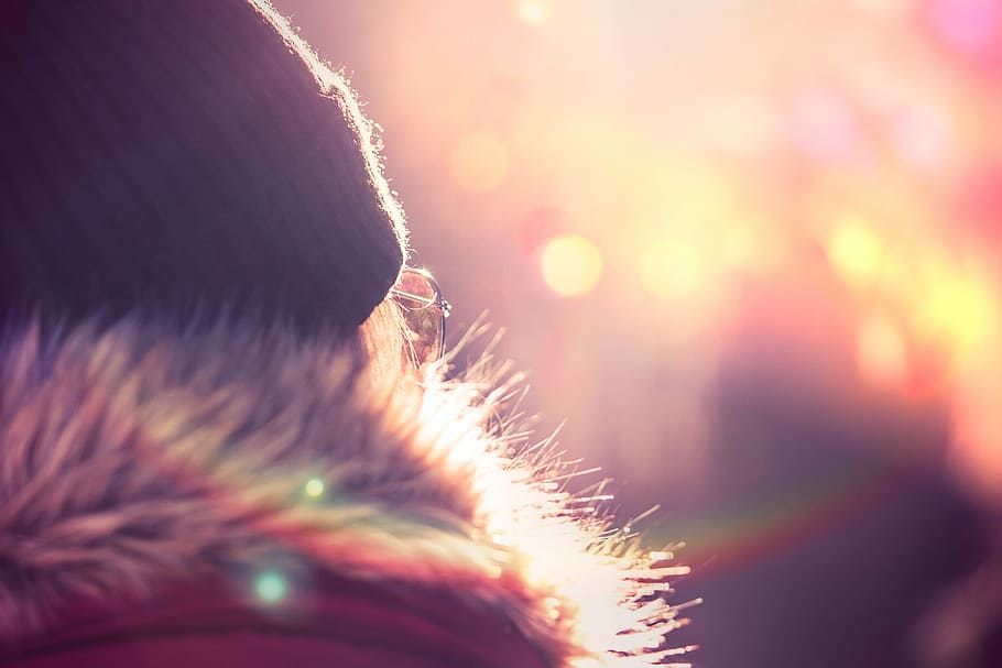 Young Woman in Winter Jacket and Hat, bokeh, cold, colorful, crazy HD wallpaper