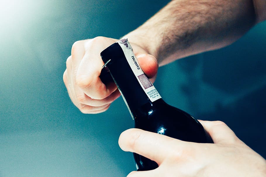 person opening black glass bottle, wine, drink, alcohol, beverage, HD wallpaper