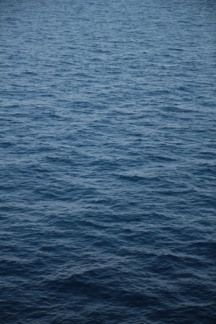 blue body of water at daytime, close-up photo of body of water HD wallpaper