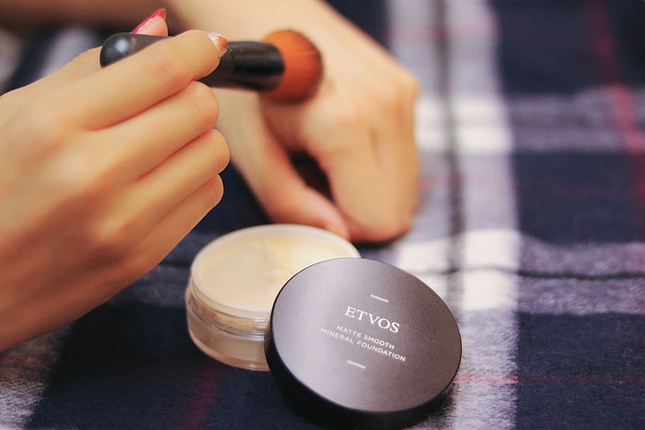 person holding makeup brush, women, human Hand, beauty Product HD wallpaper