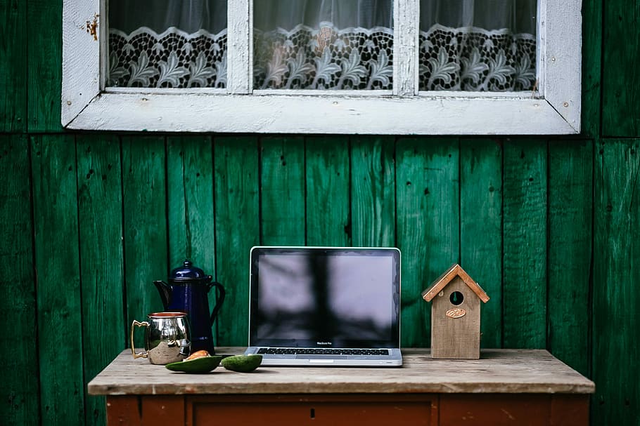 Vintage workplace, workspace, computer, macbook, technology, desk HD wallpaper