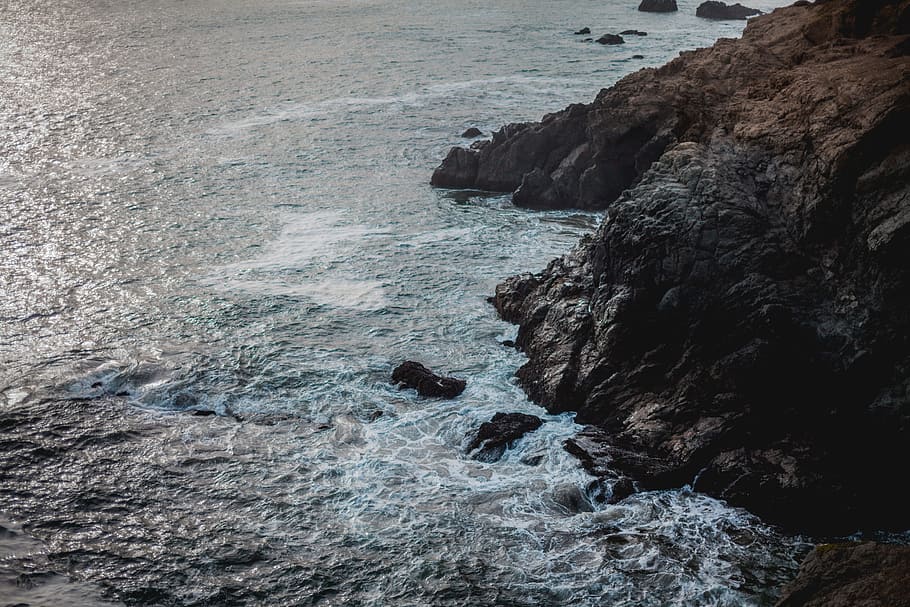 coast, shore, rocks, cliff, wild, brackwater, waves, sea, ocean HD wallpaper