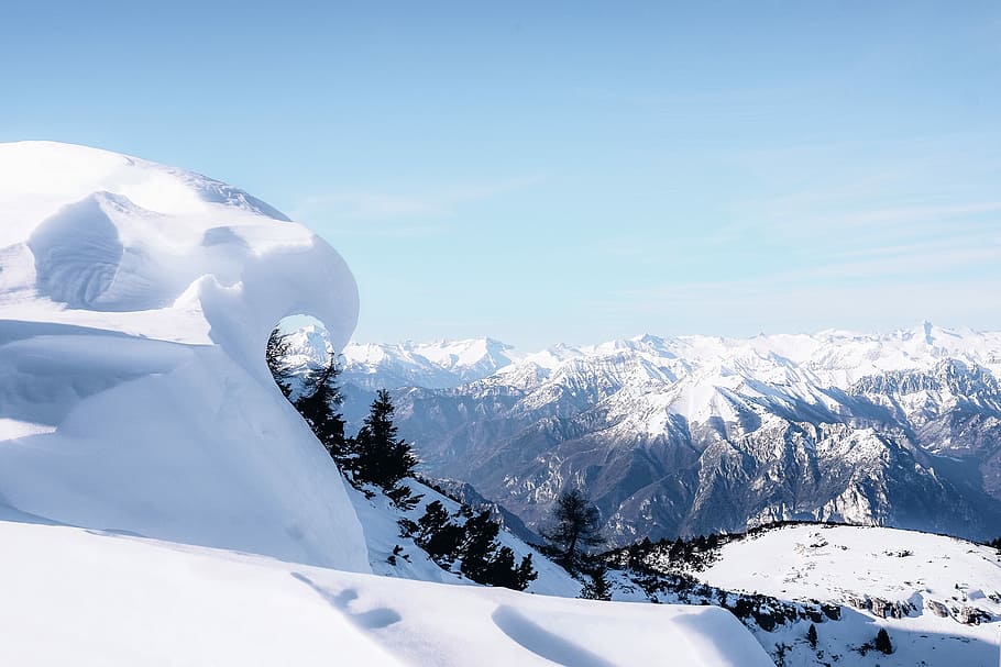snow-covered mountain under blue sky, landscape photography of trees on mountain covered by snow HD wallpaper