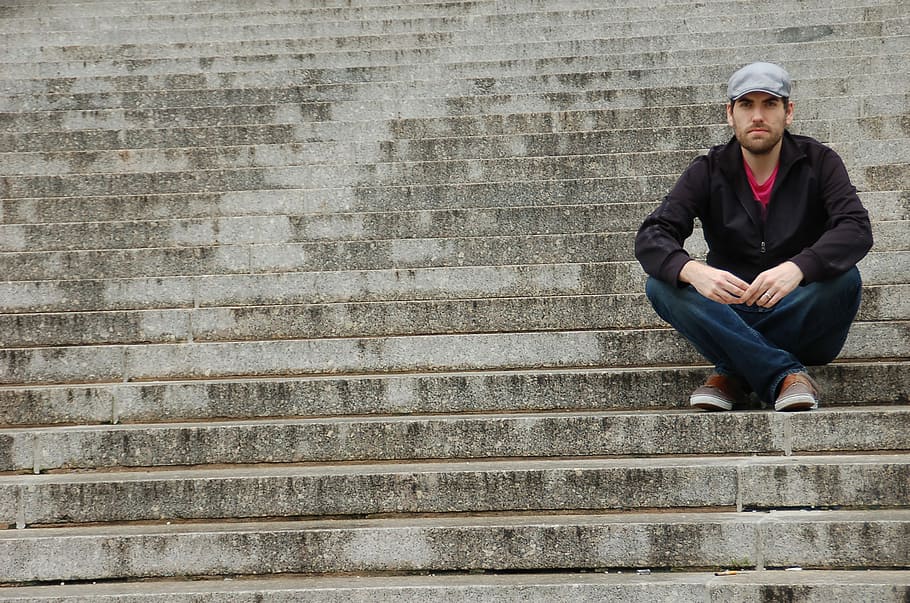 man sitting on concrete stair, man sitting on gray stair, steps HD wallpaper