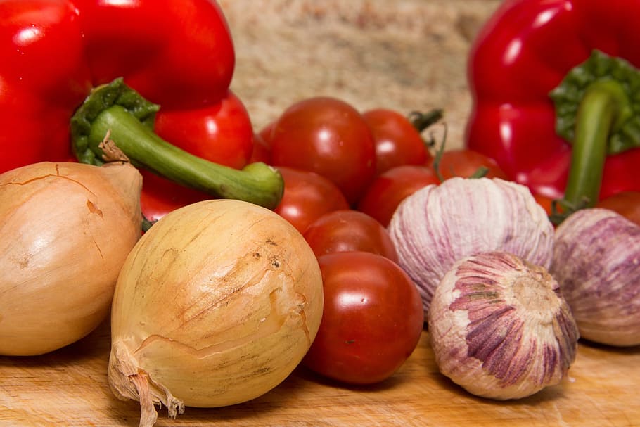white onions, red bell peppers, and tomatoes on brown wooden surface, HD wallpaper