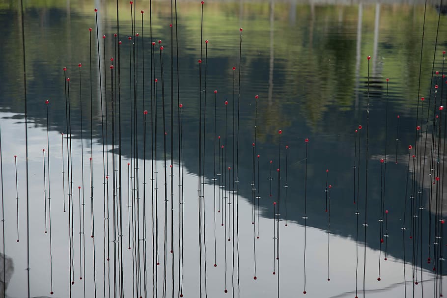 Reflection, Pond, Artwork, Sculpture, figure, wattens, crystal worlds HD wallpaper