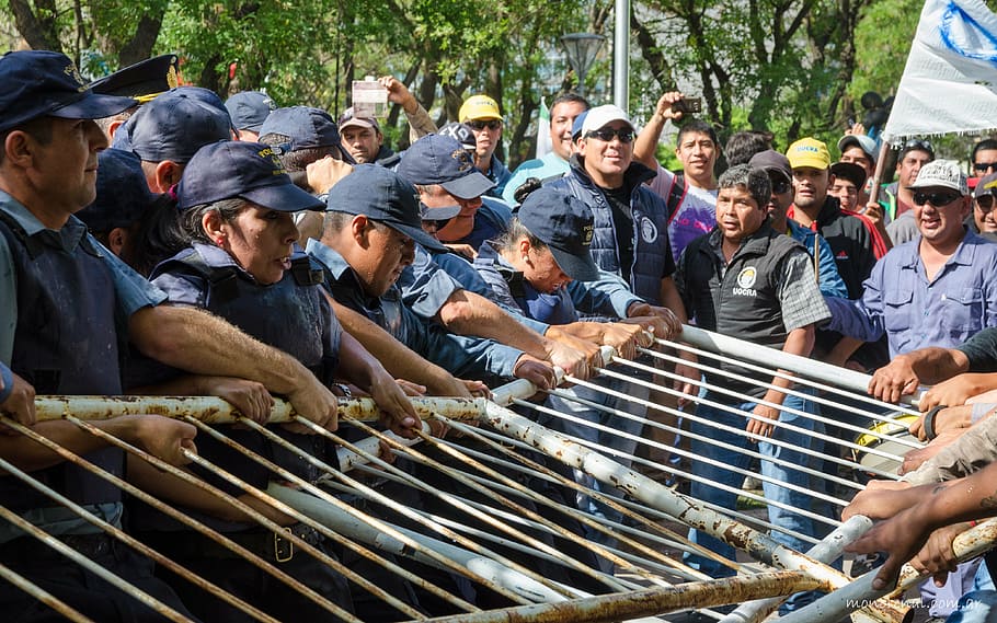fences, police, workers, protest, real people, crowd, large group of people HD wallpaper