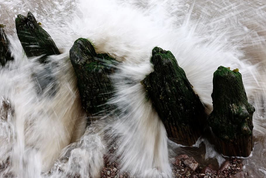 splash, wave, break, water, motion, splashing, flowing, piles HD wallpaper