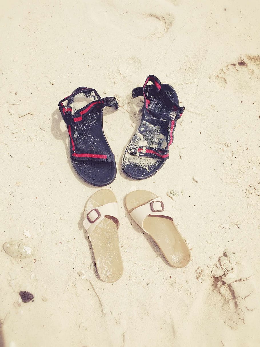 Couples, Beach, Shoes, sand, summer, sandal, vacations, flip-flop HD wallpaper