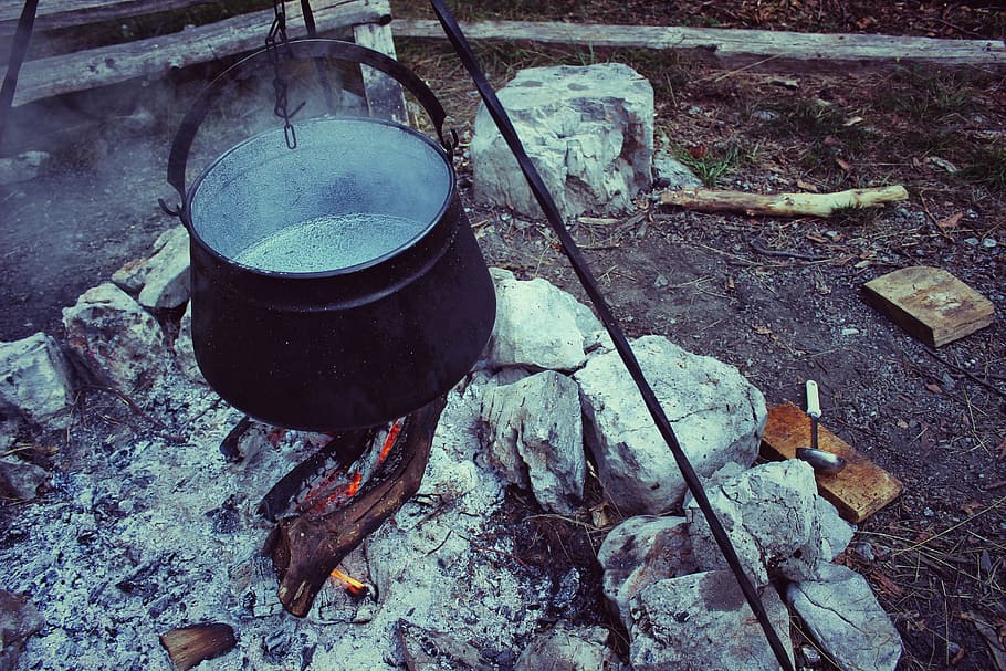 black cooking pot above firewoods, cauldron, heat, hot, bonfire, HD wallpaper