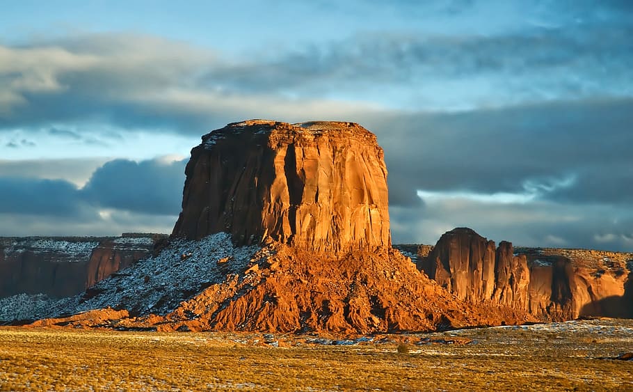 photography of rock formations under cloudy sky, mesa, hill HD wallpaper