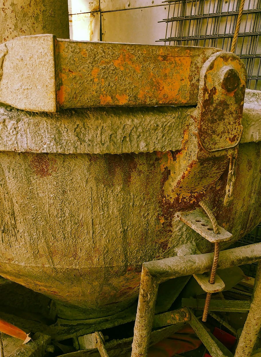 tools, construction, concrete, dirty, metal, rusty, old, abandoned HD wallpaper