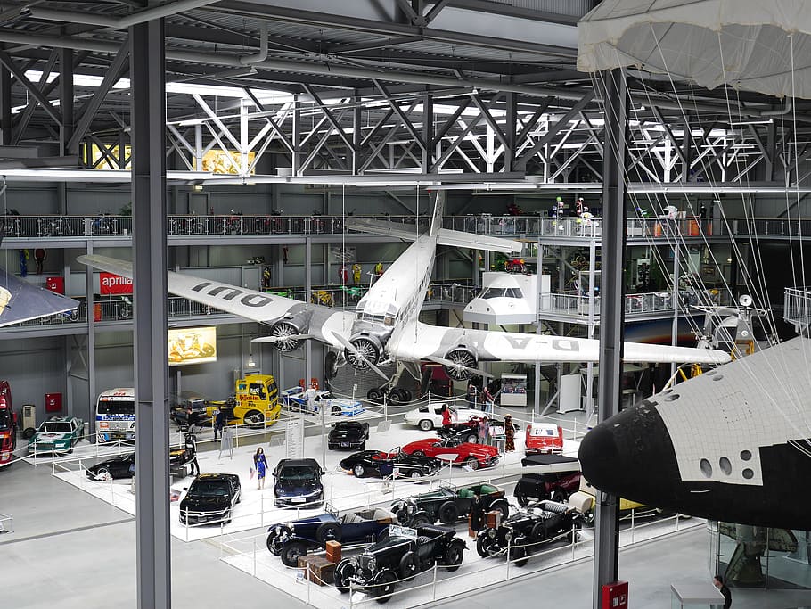 classic white and gray plane and cars inside building, technology museum, HD wallpaper