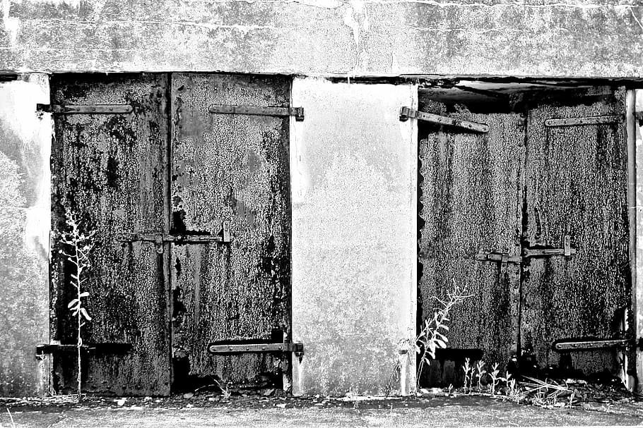 Hd Wallpaper Doors Old Entry Building Texture Rust Black And White Wallpaper Flare