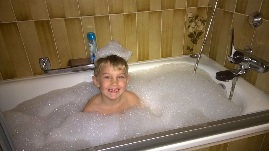 boy sitting on bath tub with bubbles, child, foam, bath foam HD wallpaper