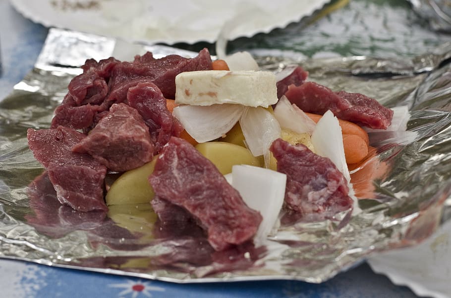 meat, raw, outdoor, cooking, onion, butter, carrots, stew, steak HD wallpaper