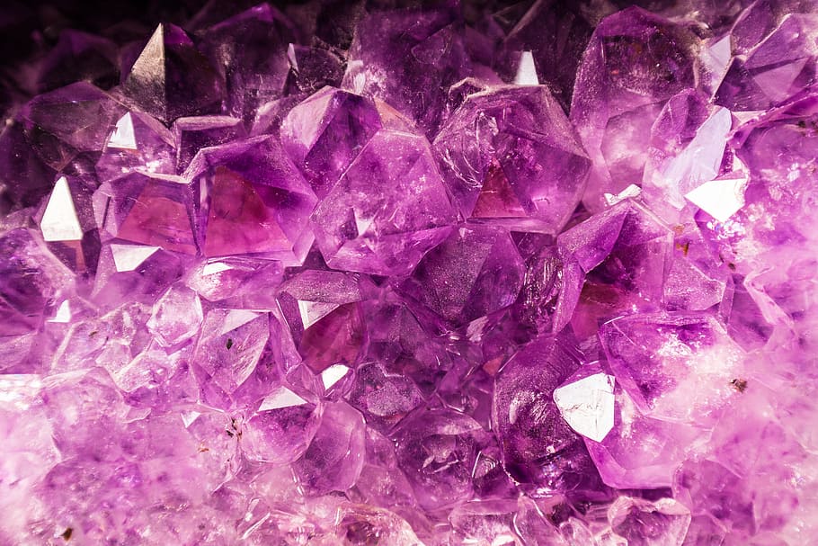 gem-amethyst-semi-precious-stone-violet.