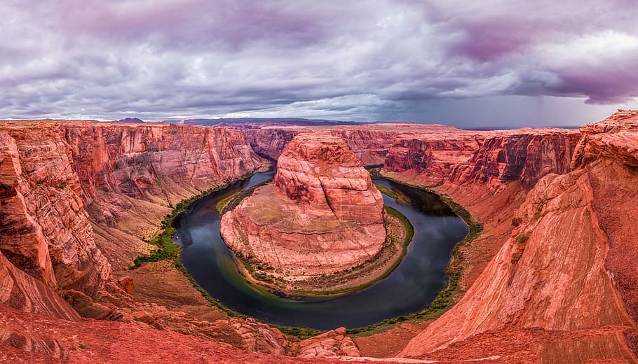 brown mountain with river under cloudy sky, Horseshoe Bend, Arizona HD wallpaper