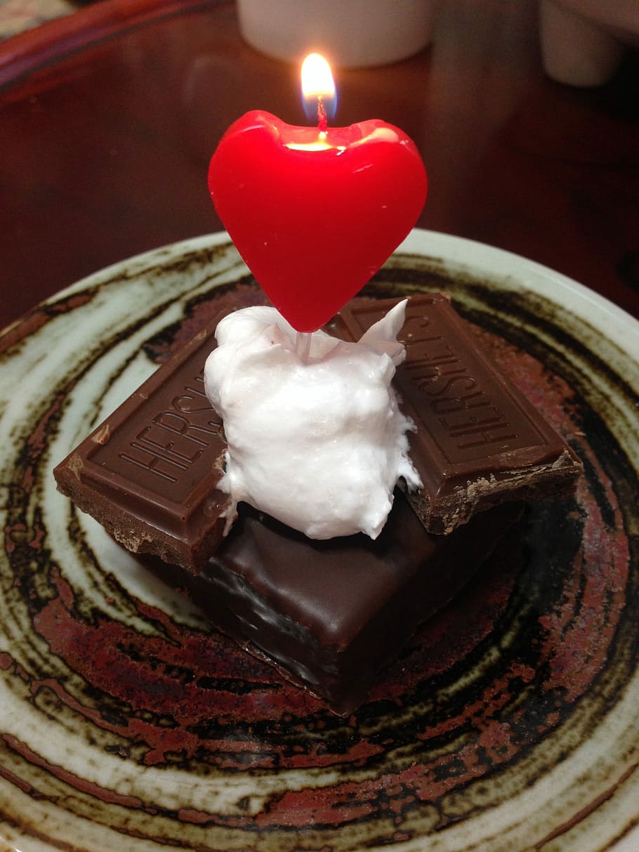 Chocolate, Cake, Second, Dessert, confectionery, plate, hart HD wallpaper