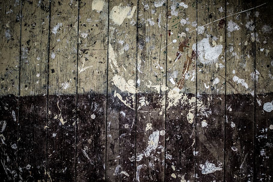 white print on brown wood, black and brown board, paint, pattern HD wallpaper