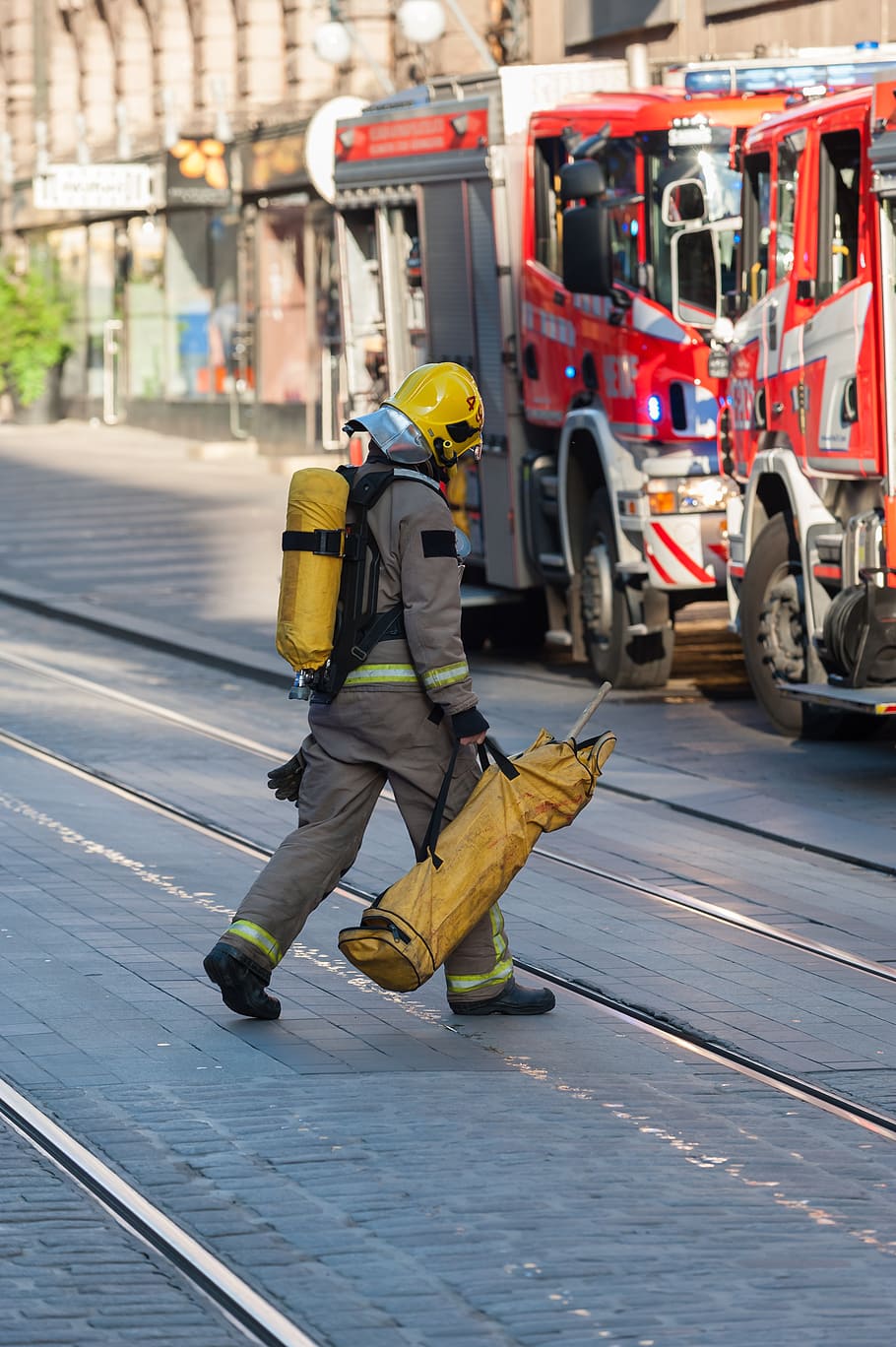 firefighter, vvf, occupation, protection, safety, real people HD wallpaper