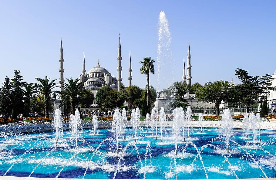 water fountain near Sultan Ahmed Mosque at daytime, Hagia Sophia at daytime HD wallpaper