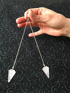 person holding silver jewelry, pendulum, hypnosis, hypnotist HD wallpaper